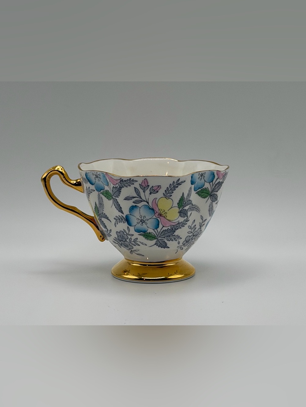 Rosina Bone China Teacup w/ Scalloped Rim, Gold Trim - White, Blue, Pink, Yellow